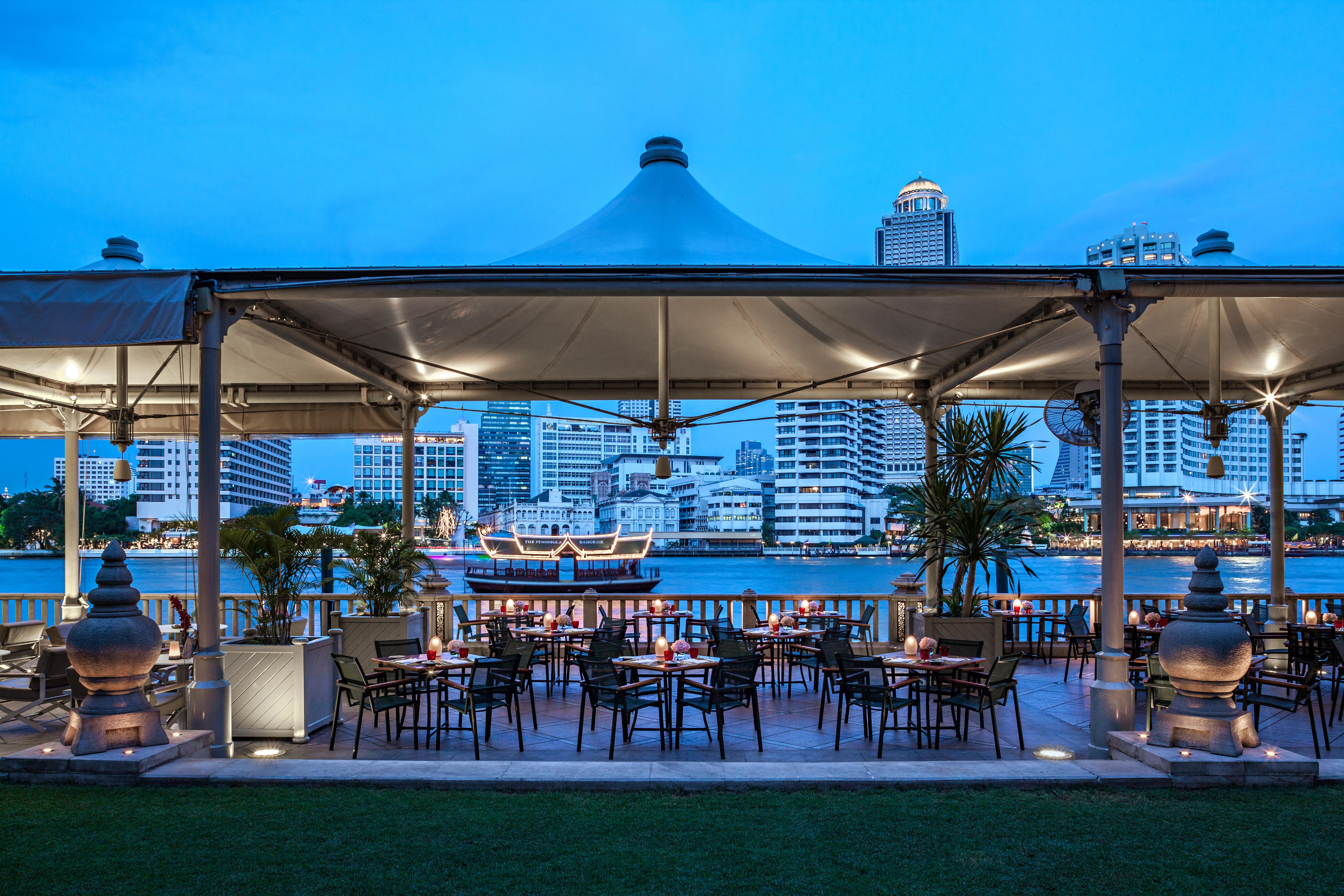 The Peninsula Bangkok Hotel Exterior foto The Deck at U Sathorn